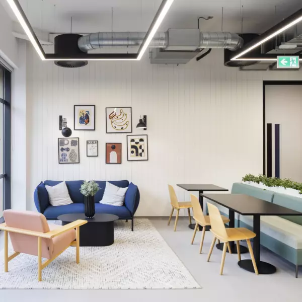 Bionic Luton cafe style seating