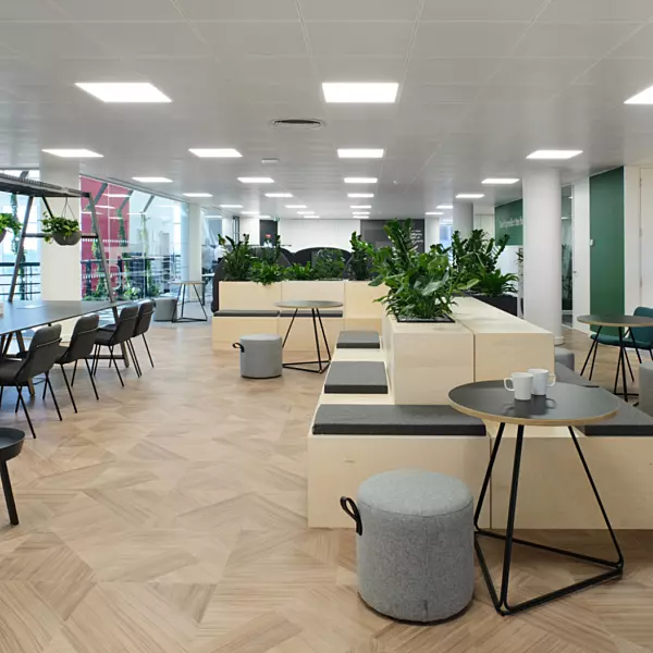 Varied communal workspace