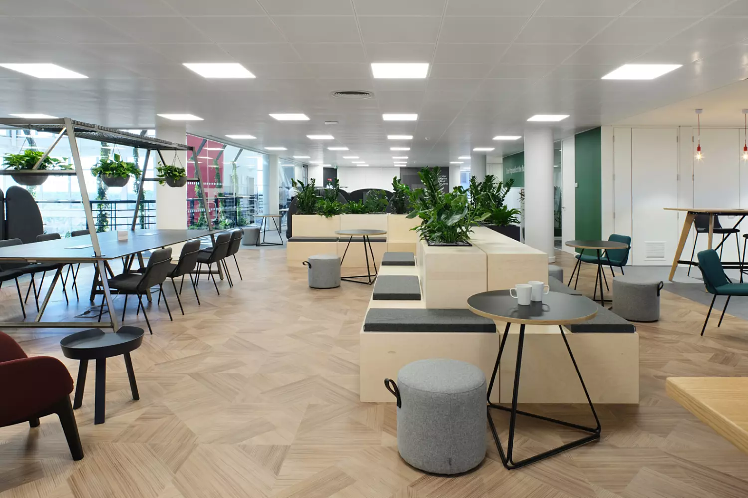 Varied communal workspace