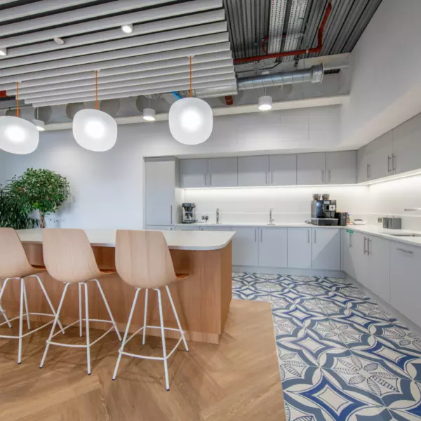 L shaped teapoint in Cubico office