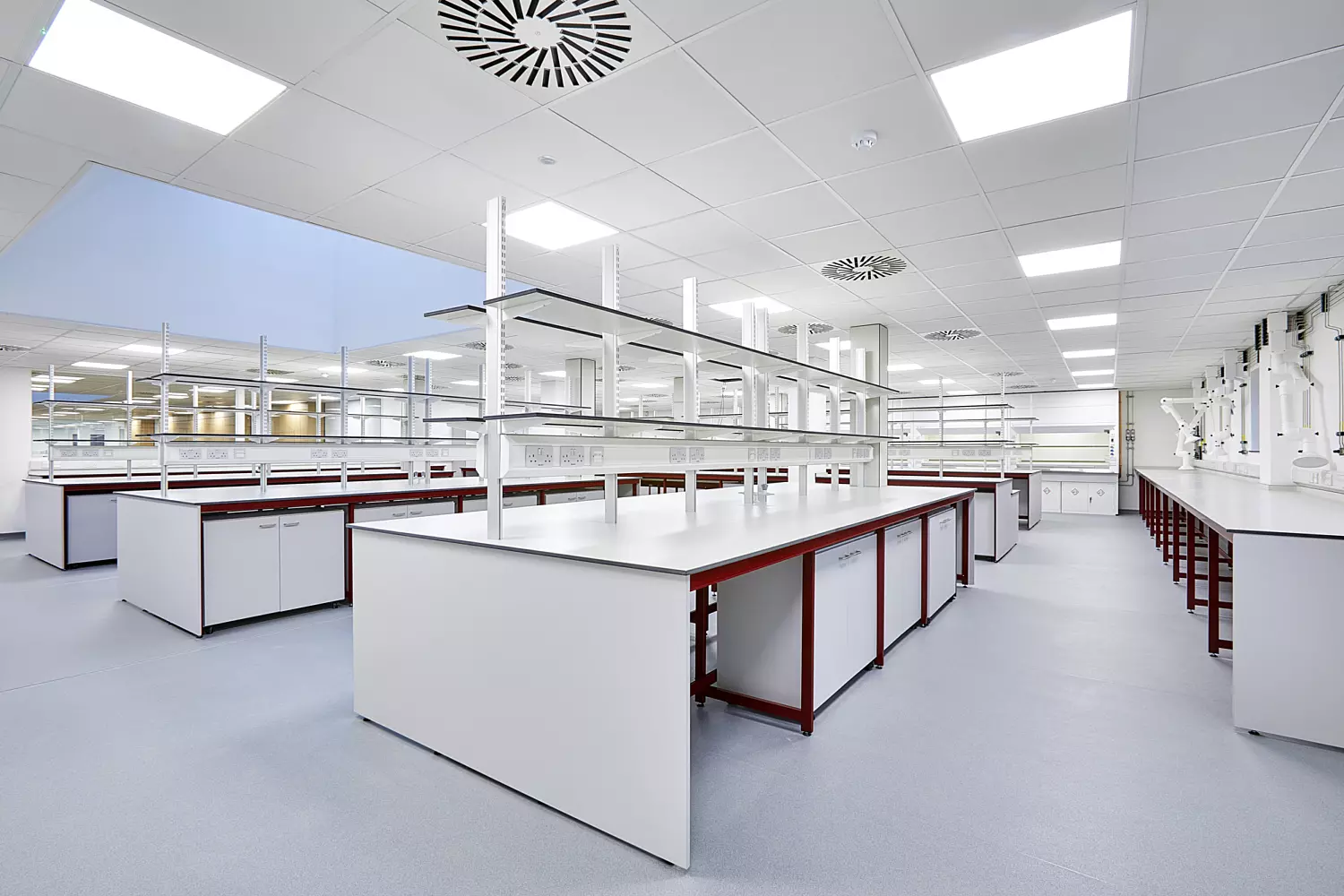 Large lab facility for GW Pharma