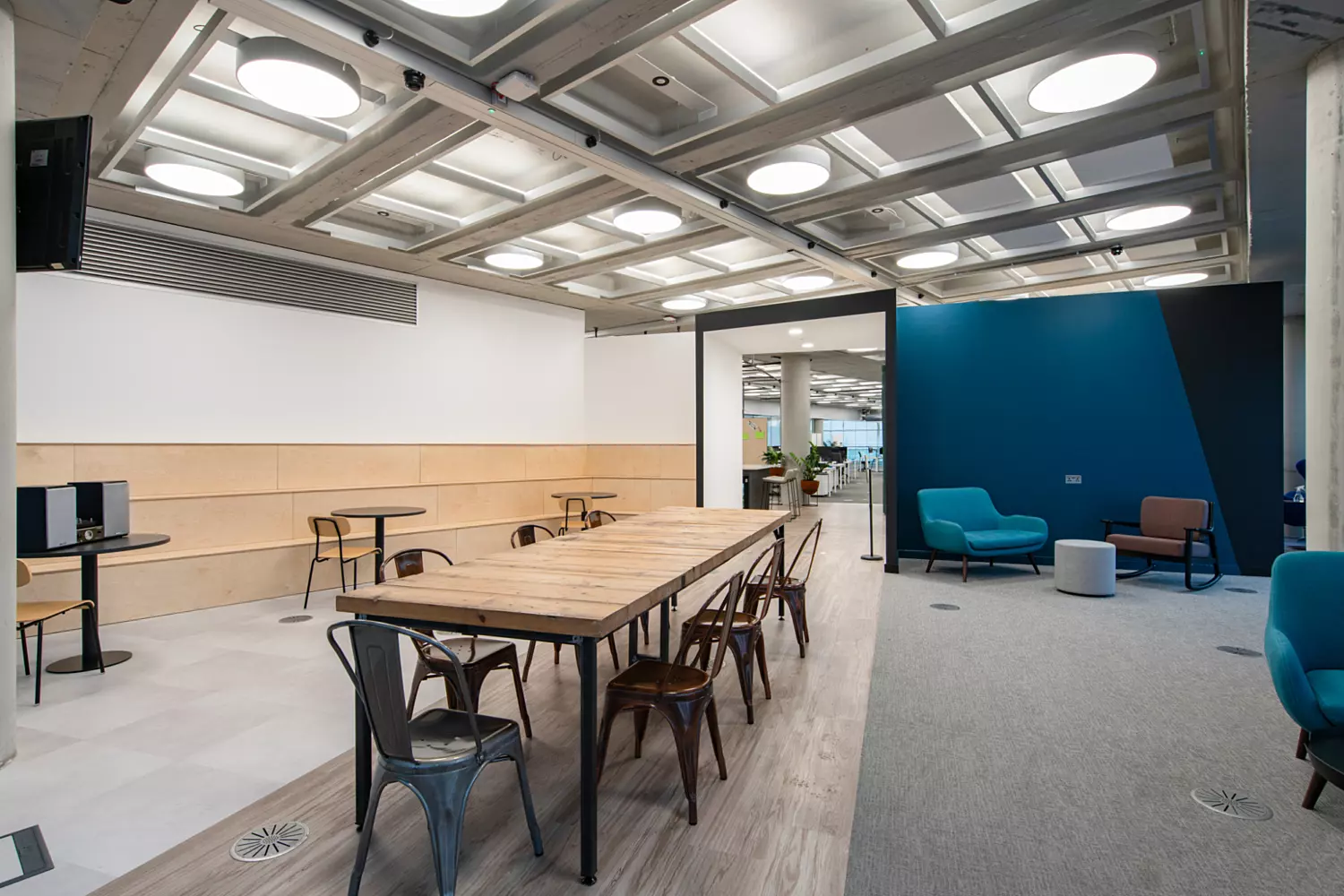 Tiered seating and informal meeting space