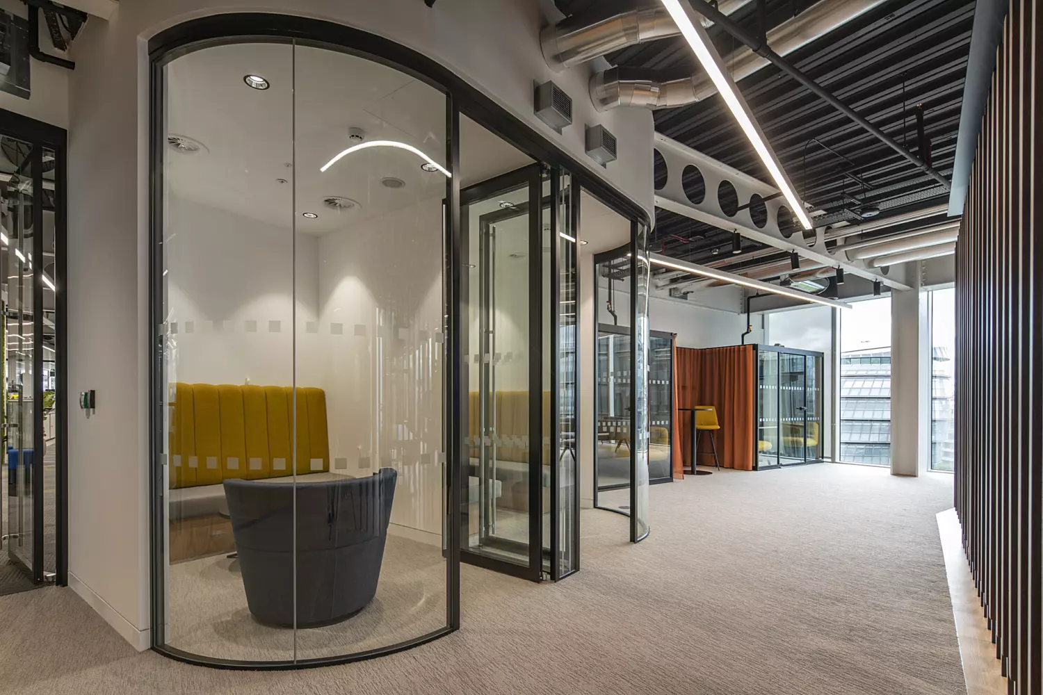 Private workspace booths