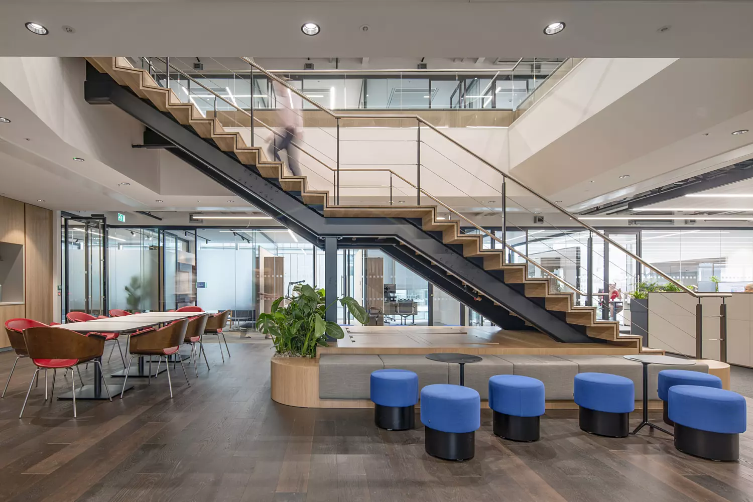 Seamless office design