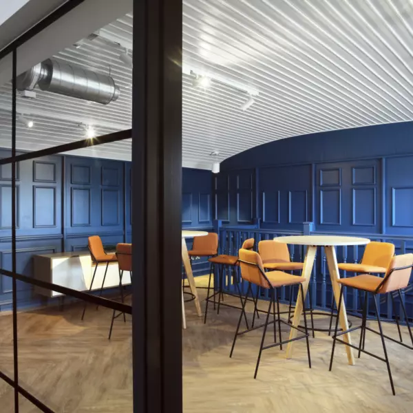 Navico Navy Blue Break Out Space