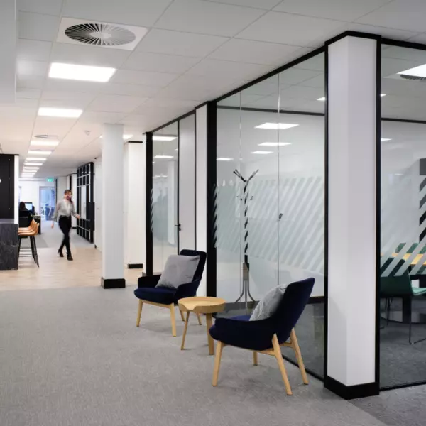 Glazed meeting rooms with carpet tiles