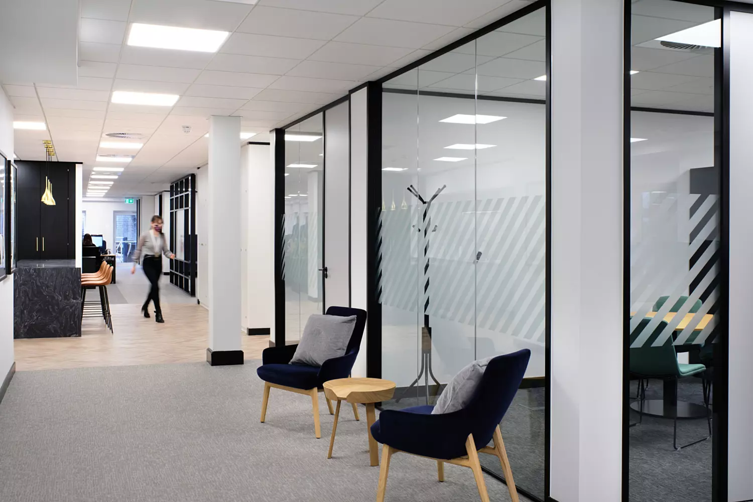 Glazed meeting rooms with carpet tiles