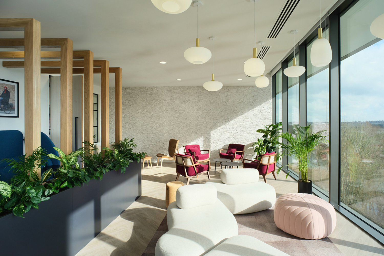 Softly furnished collaborative zones in Threes Reading office