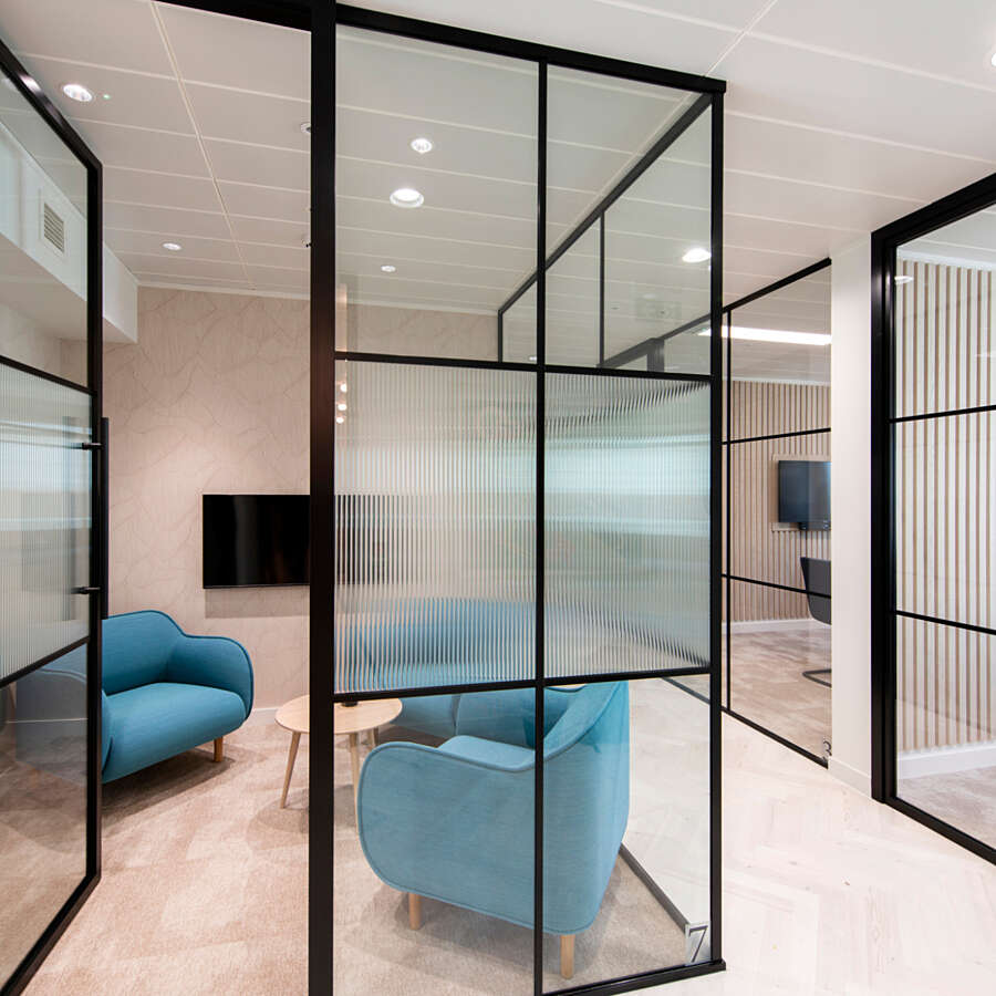 Glazed meeting rooms in London office