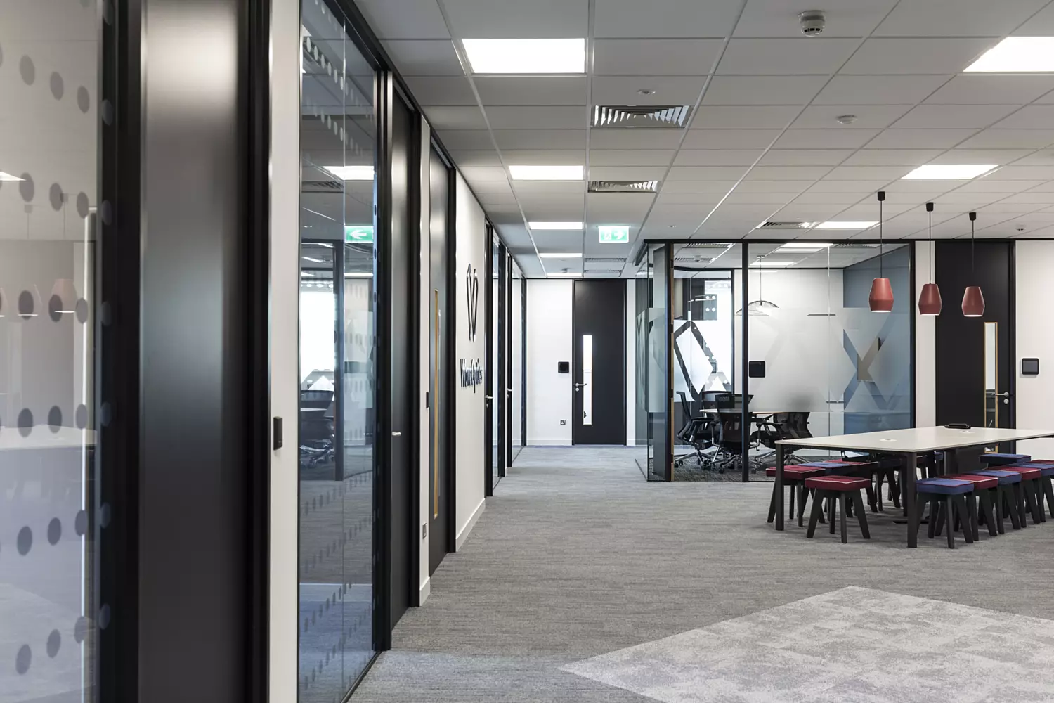 Wave Optics meeting rooms and touchdown space