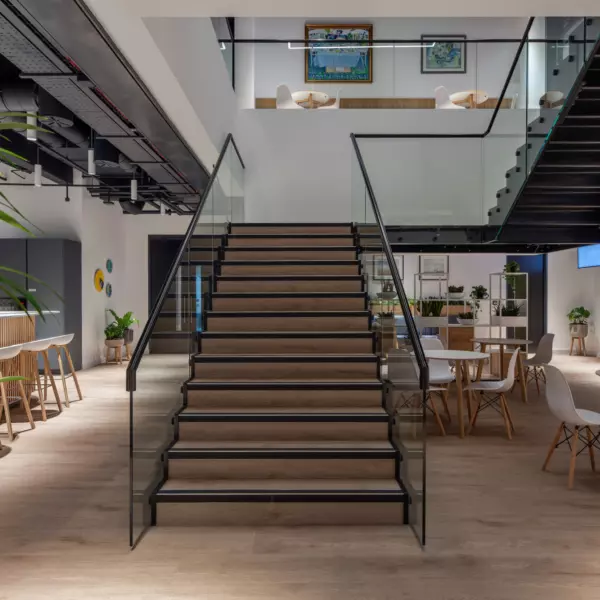 Cafe style seating at abrdn