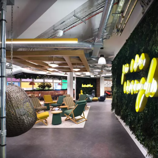 Biophilic wall and unique seating