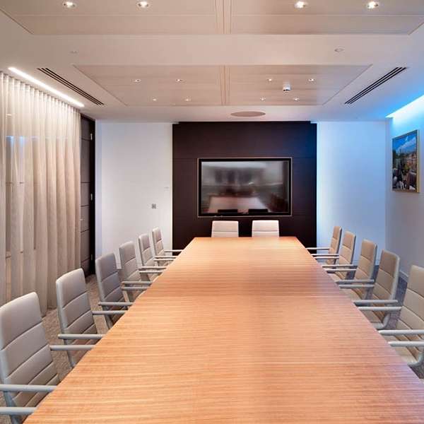 Taylor Wimpey modern boardroom design