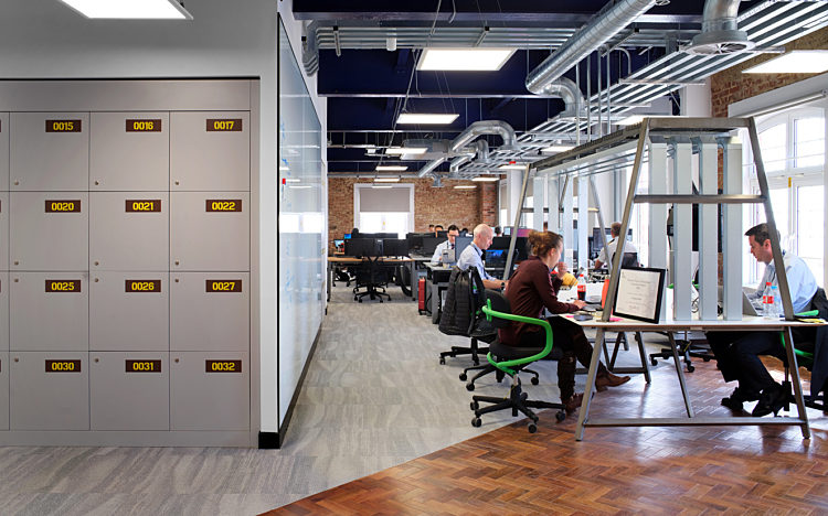 Open plan office design to support social capital