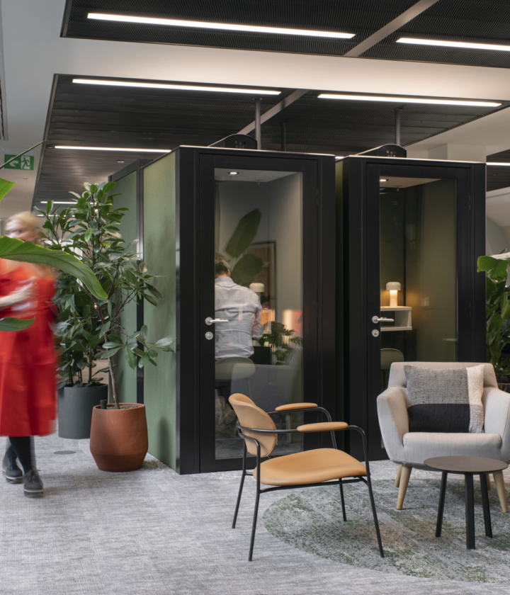 Individual pods for independent work