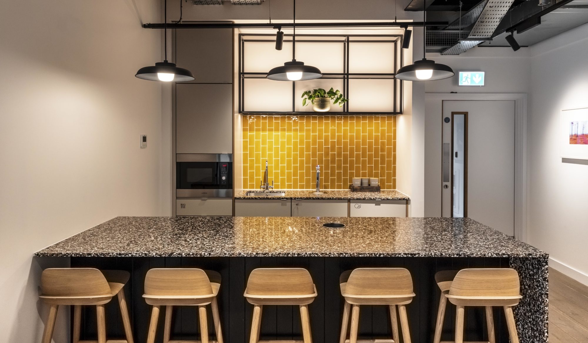 Hot desks for flexible working