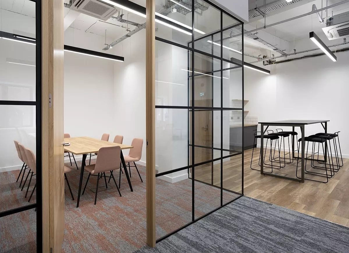 Aegon workplace design for meetings and collaboration