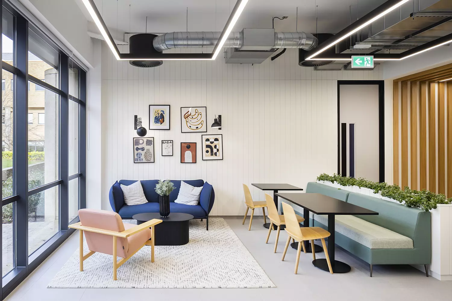 Bionic Luton cafe style seating