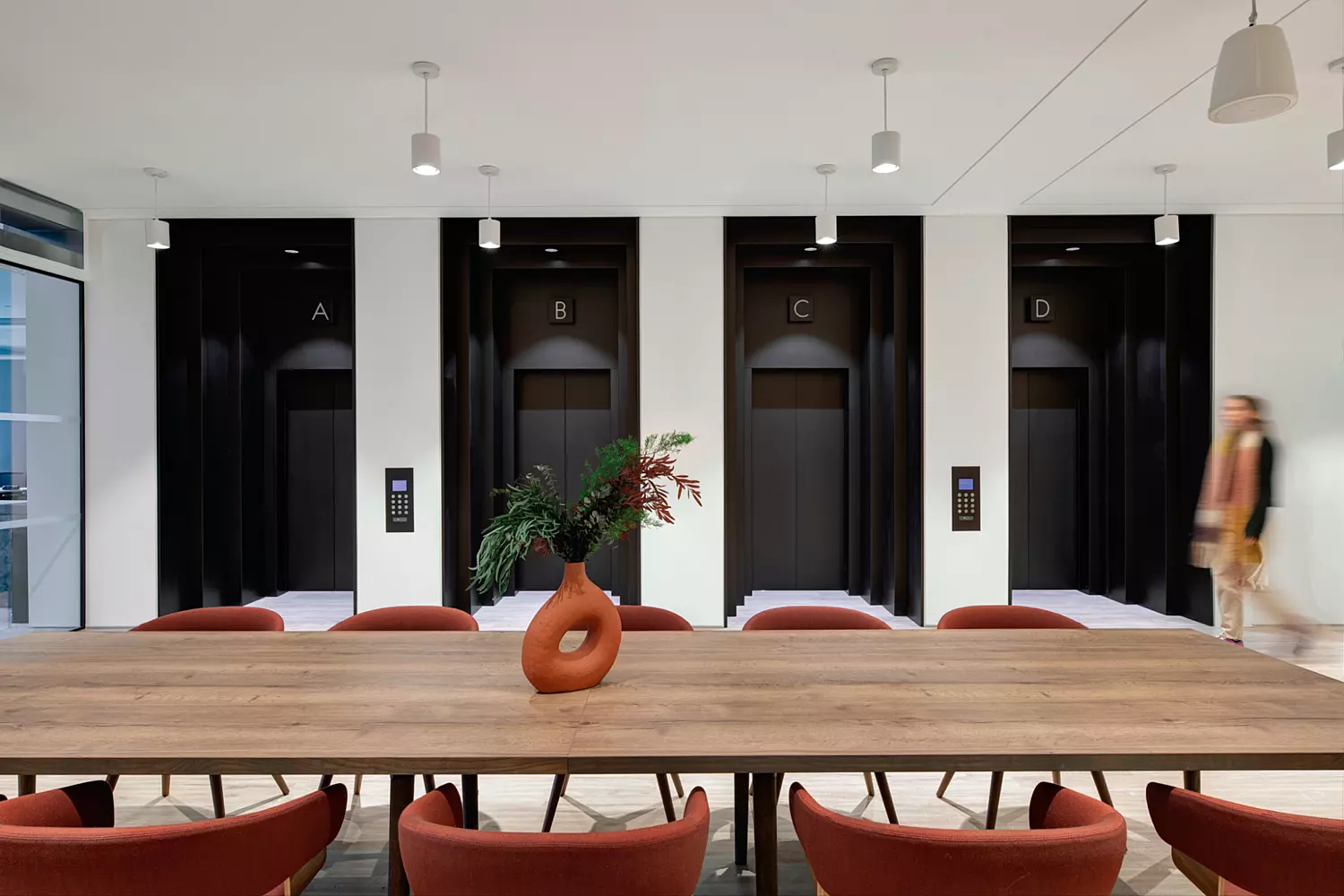 Boutique lift reception