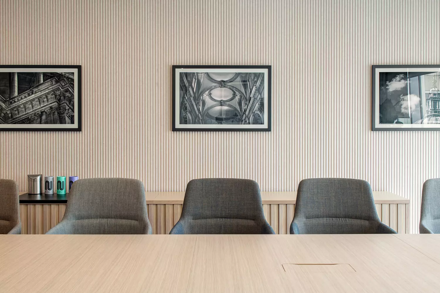 Detailed beading on the walls of Telereal Triliums London office