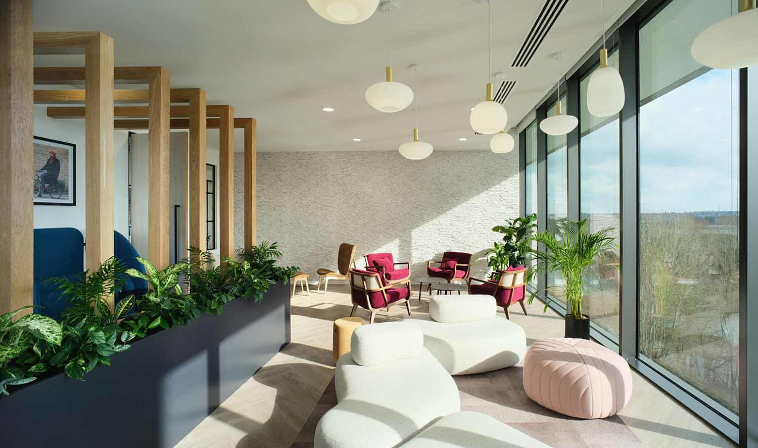 Softly furnished collaborative zones in Threes Reading office