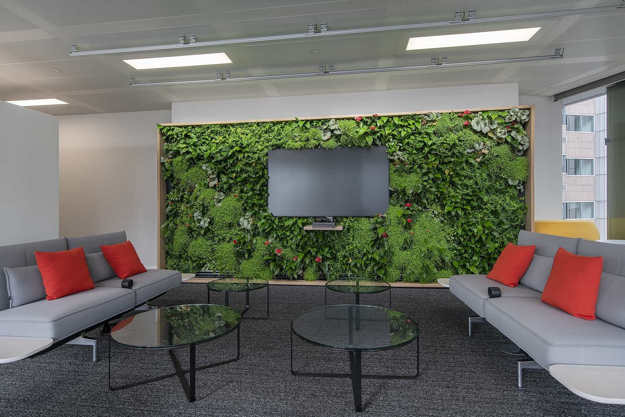 Living wall in reception area design